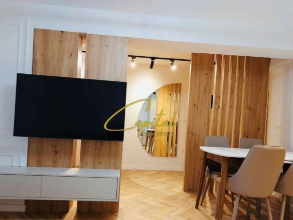 APARTAMENT ME QERA 2+1 ISH TREGU ELEKTIRK 700 EURO