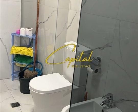 APARTAMENT ME QERA 2+1 ISH BLLOKU 800 EURO