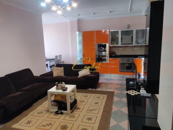 APARTAMENT ME QERA 2+1 ISH BLLOKU 800 EURO
