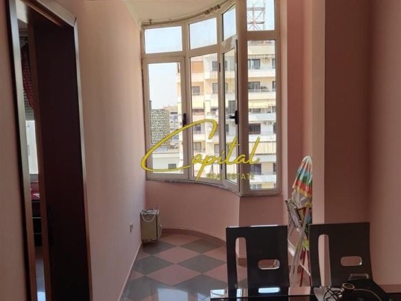 APARTAMENT ME QERA 2+1 ISH BLLOKU 800 EURO