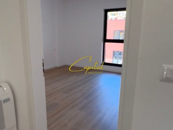 ZYRE ME QERA 300 M2 RRUGA E KAVAJES 350.000 LEKE