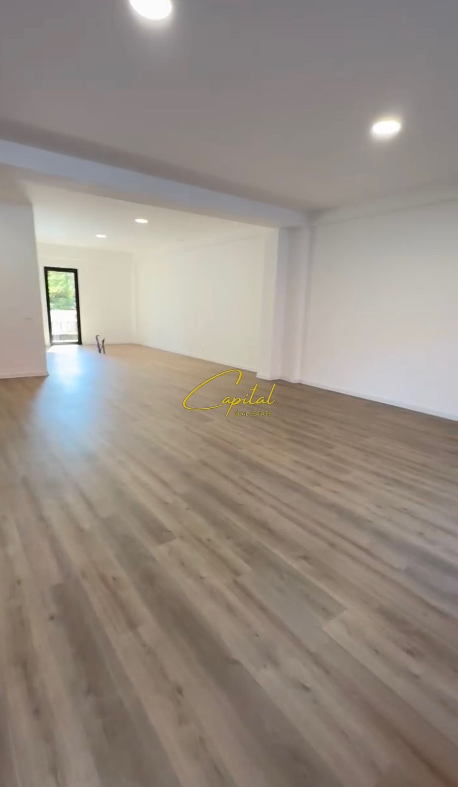 ZYRE ME QERA 300 M2 RRUGA E KAVAJES 350.000 LEKE