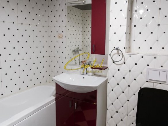 APARTAMENT ME QERA 2+1 QENDER 600 EURO