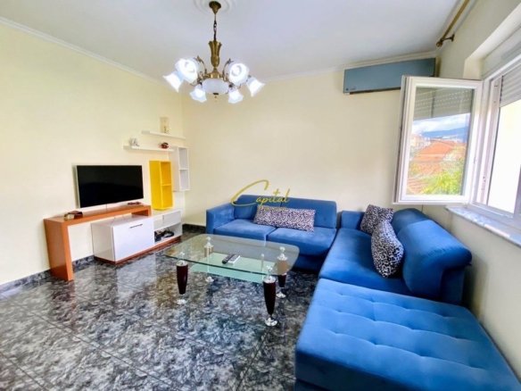 APARTAMENT ME QERA 2+1 RRUGA FORTUZI 650 EURO