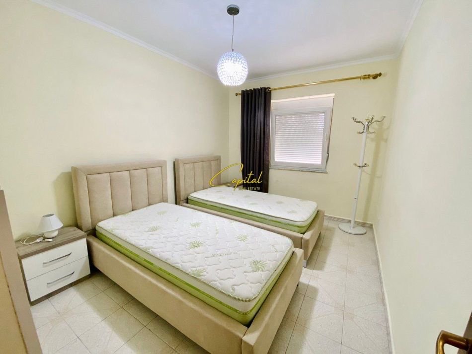 APARTAMENT ME QERA 2+1 RRUGA FORTUZI 650 EURO