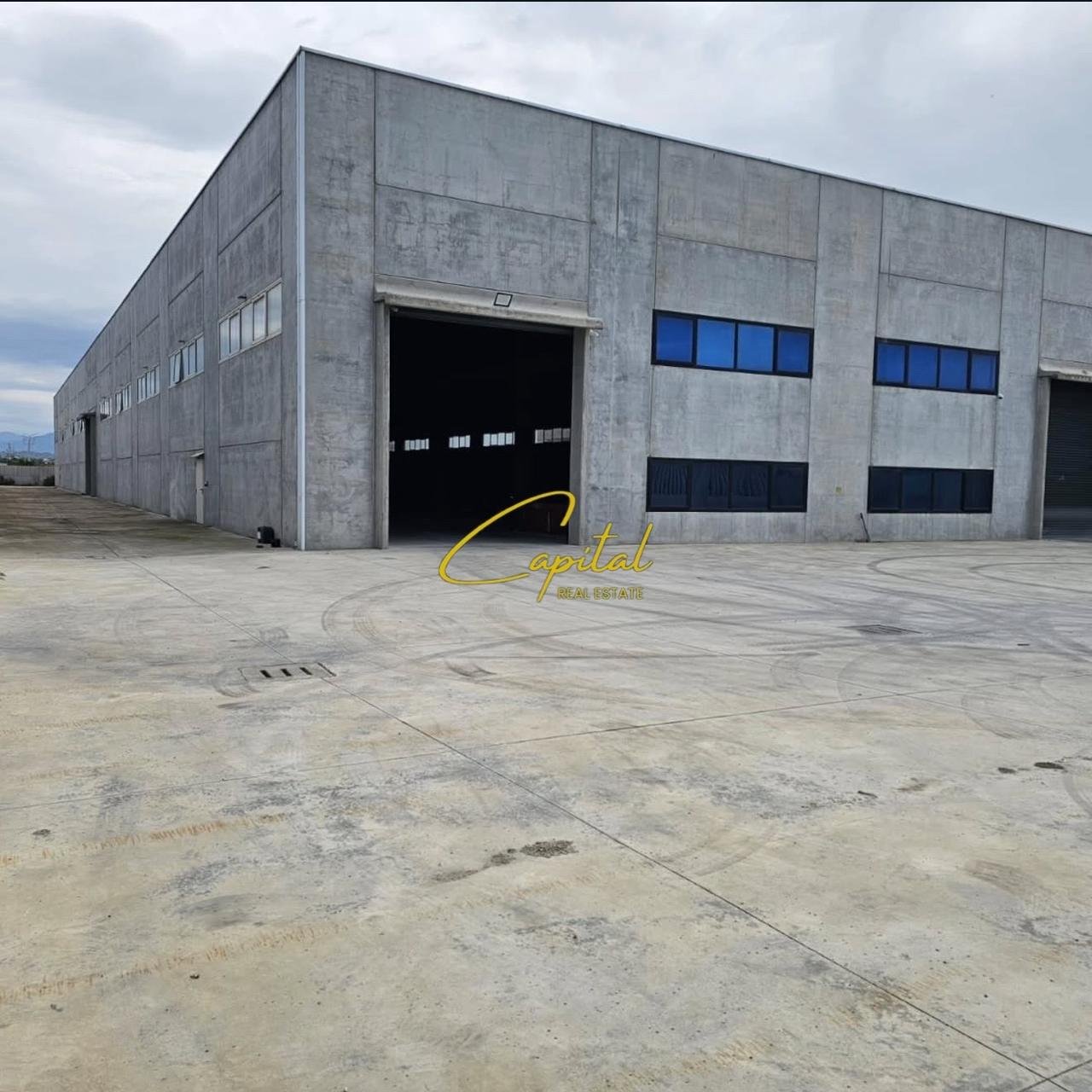 KAPANON ME QERA 3500 M2 AUTOSTRADA TR-DR 9000 EURO