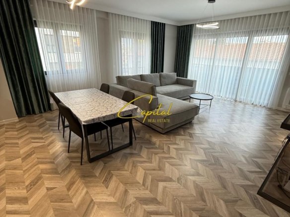 APARTAMENT ME QERA 3+1 PAZARI I RI 900 EURO