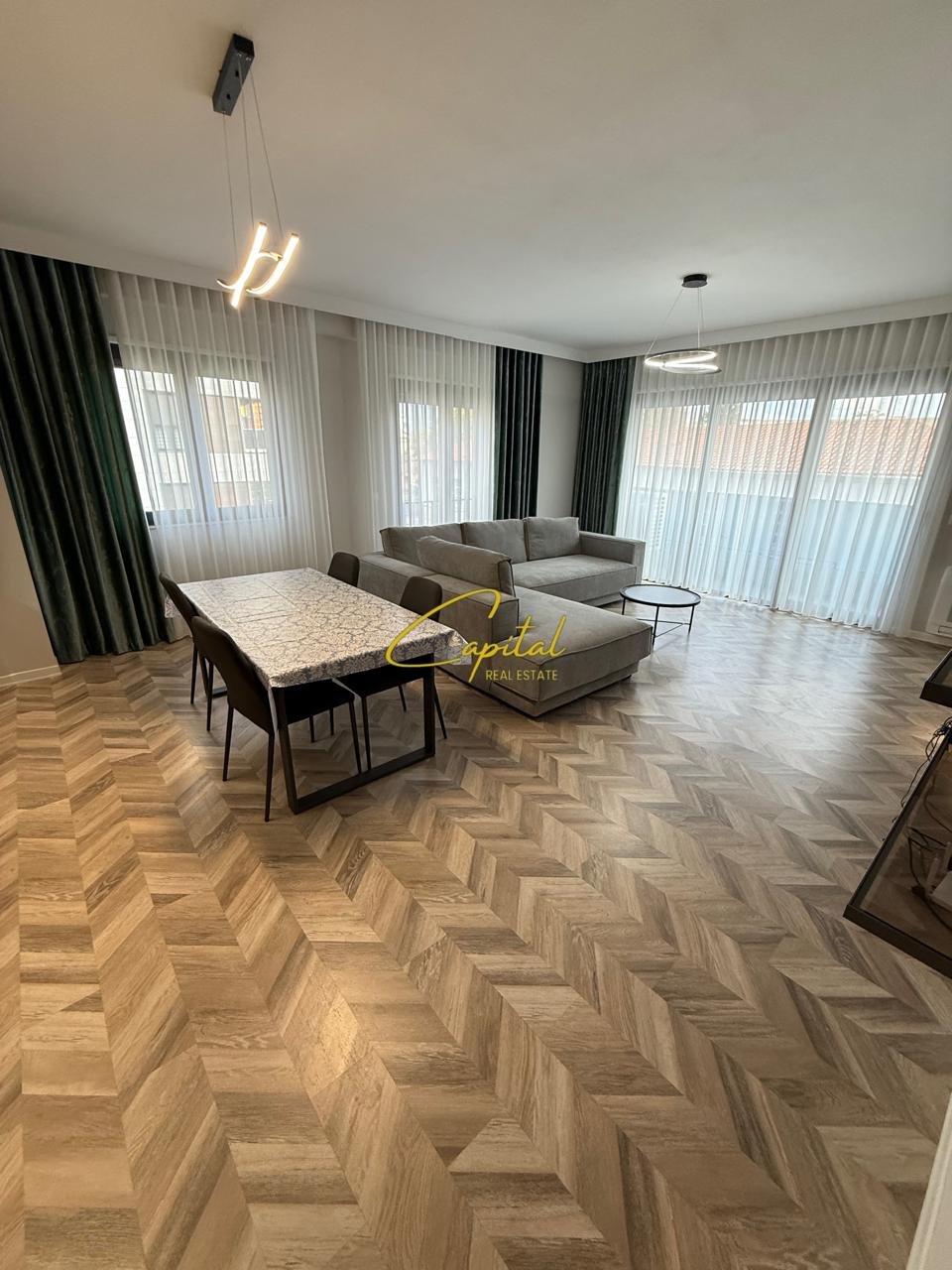 APARTAMENT ME QERA 3+1 PAZARI I RI 900 EURO