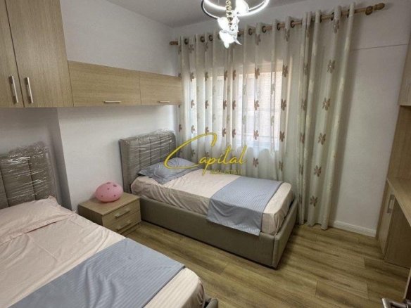 SHITET APARTAMENT 2+1 KOMBINAT 145.000 EURO