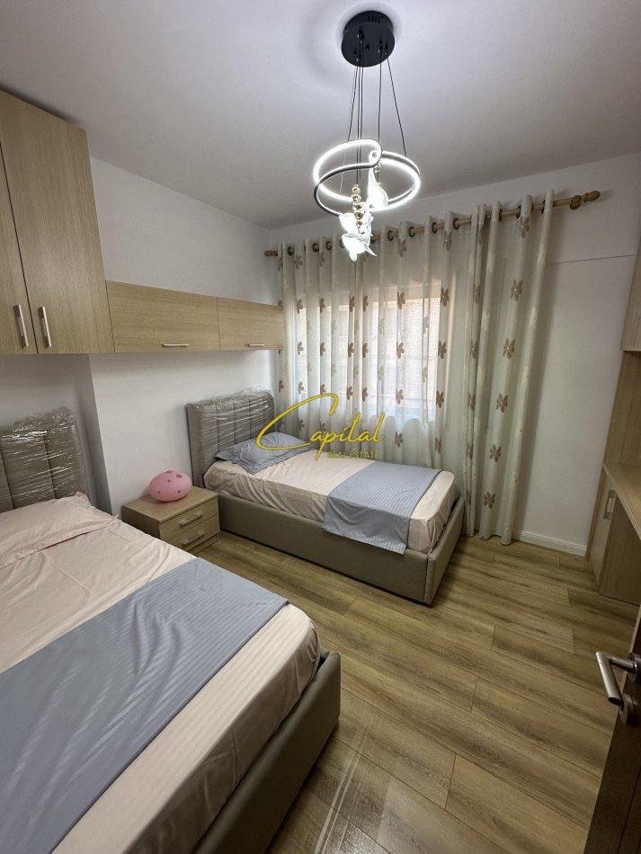 SHITET APARTAMENT 2+1 KOMBINAT 145.000 EURO