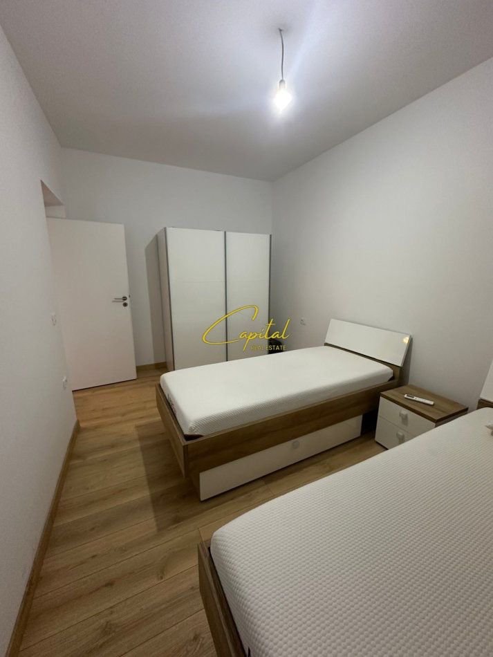 APARTAMENT ME QERA 2+1 PAZARI I RI 600 EURO