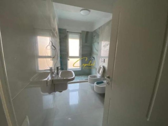 APARTAMENT ME QERA 3+1 5 MAJI 65.000 LEKE