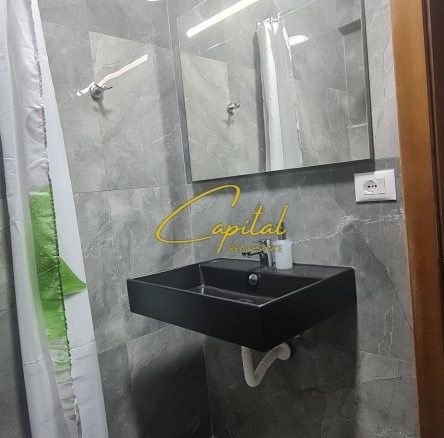 APARTAMENT ME QERA 2+1 RRUGA DRITAN HOXHA 570 EURO