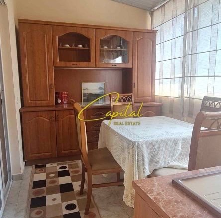 APARTAMENT ME QERA 2+1 RRUGA DRITAN HOXHA 570 EURO