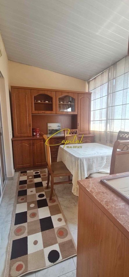 APARTAMENT ME QERA 2+1 RRUGA DRITAN HOXHA 570 EURO