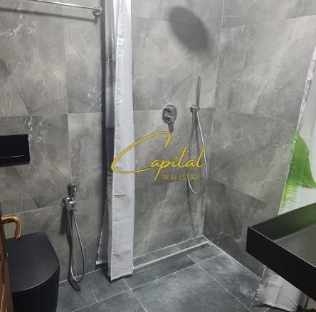 APARTAMENT ME QERA 2+1 RRUGA DRITAN HOXHA 570 EURO
