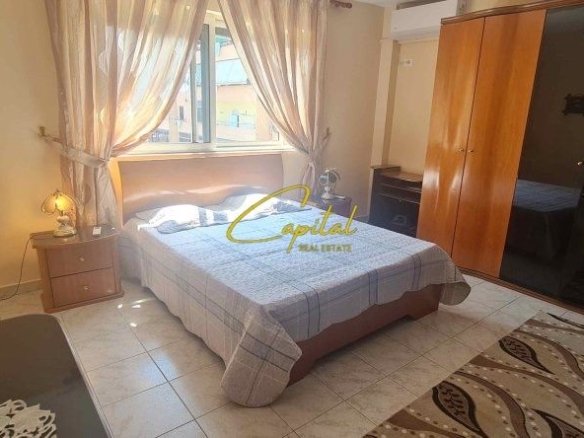 APARTAMENT ME QERA 2+1 RRUGA DRITAN HOXHA 570 EURO