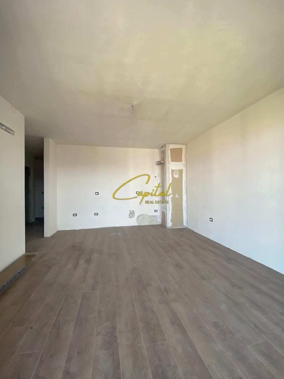 SHITET APARTAMENT 2+1 ISH FUSHA AVIACIONIT 166.000 EURO