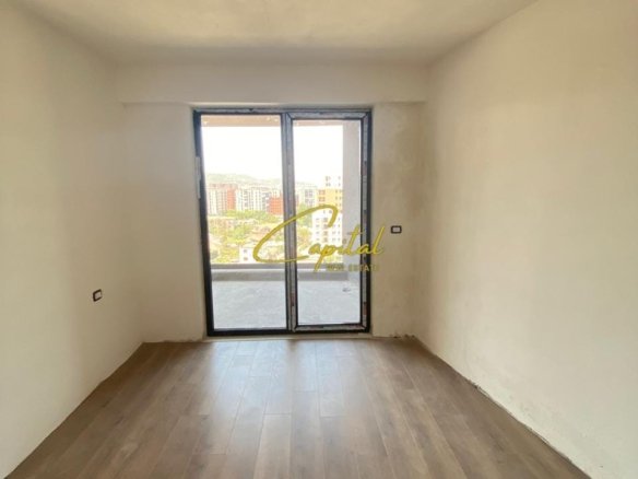 SHITET APARTAMENT 2+1 ISH FUSHA AVIACIONIT 166.000 EURO