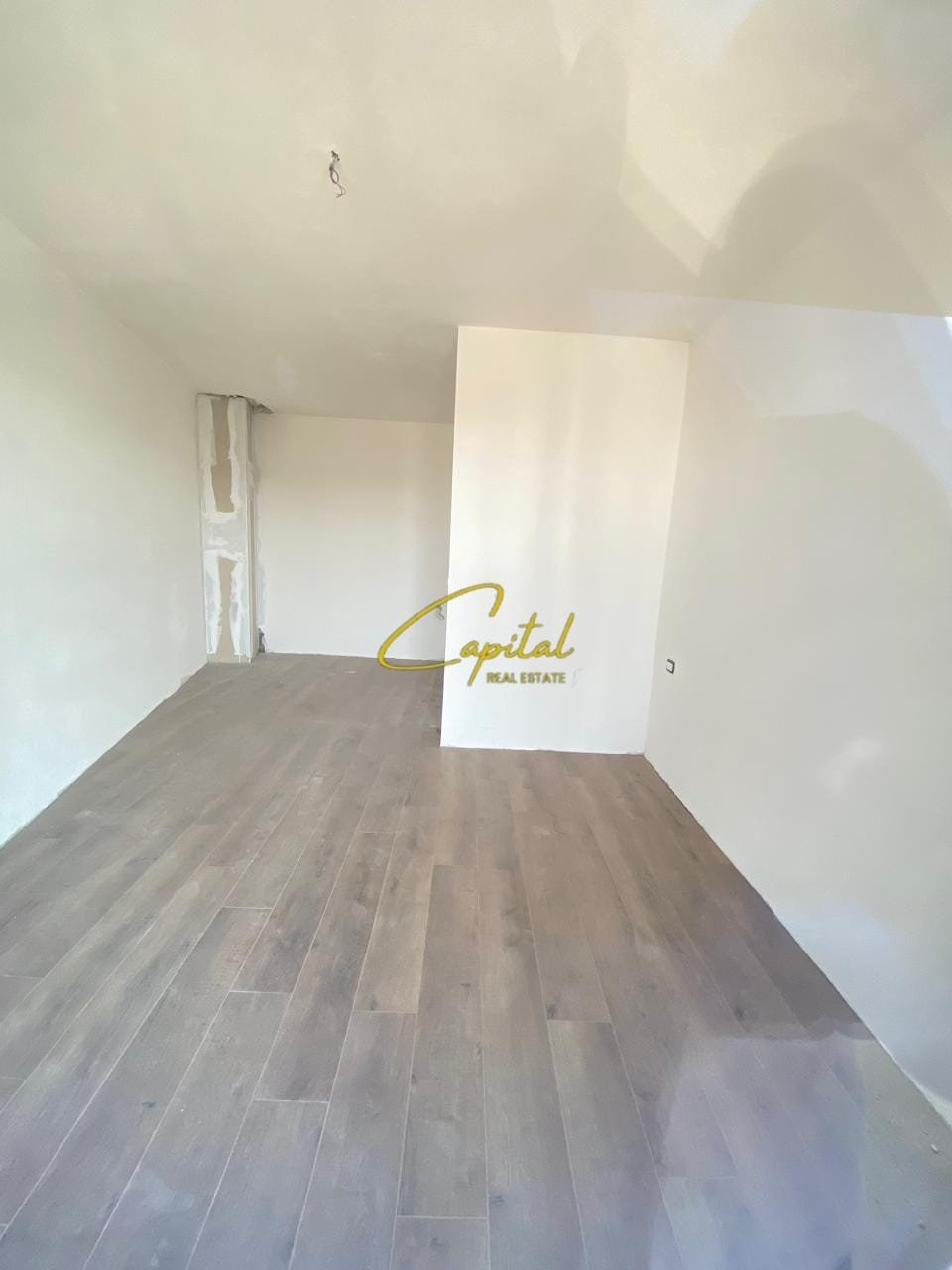 SHITET APARTAMENT 2+1 ISH FUSHA AVIACIONIT 166.000 EURO