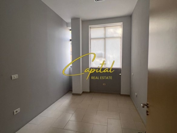 AMBIENT BIZNESI ME QERA 350 M2 RRUGA E ELBASASNIT 3000 EURO