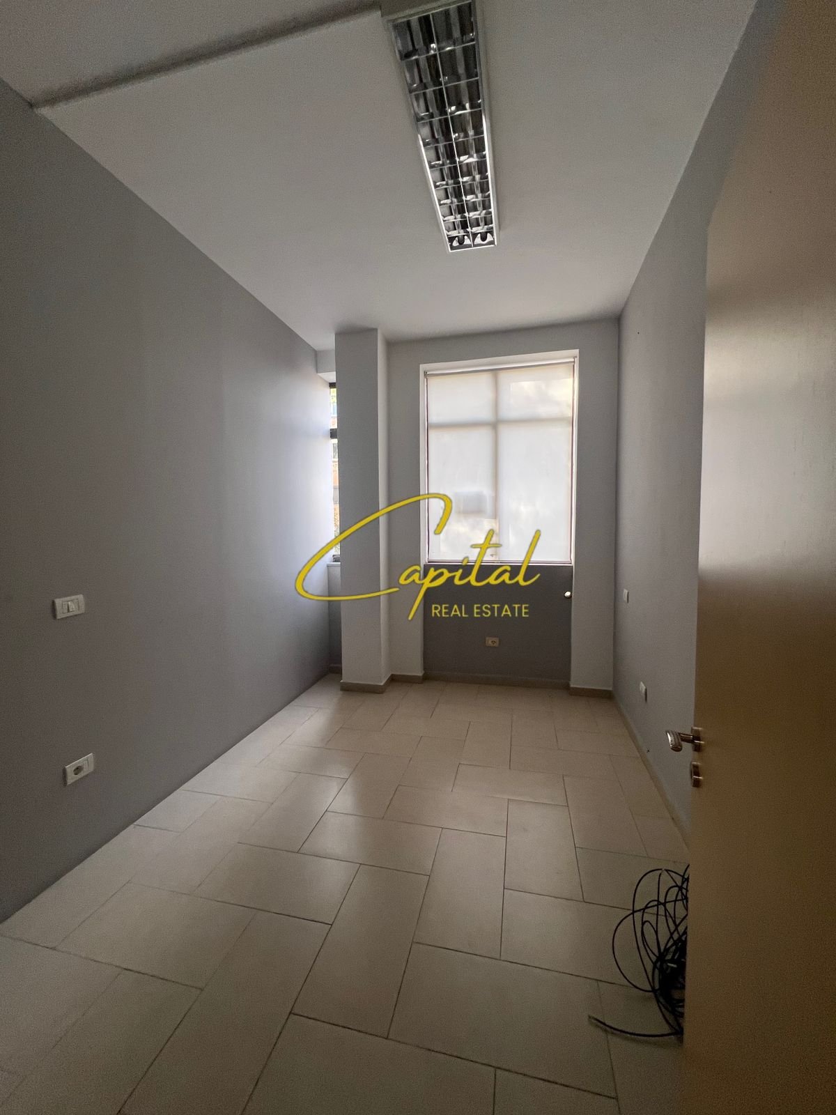 AMBIENT BIZNESI ME QERA 350 M2 RRUGA E ELBASASNIT 3000 EURO