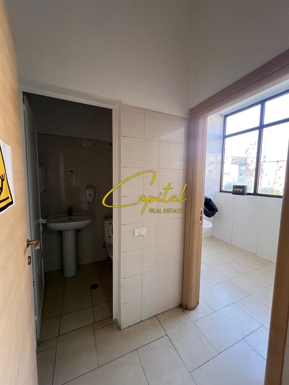 AMBIENT BIZNESI ME QERA 350 M2 RRUGA E ELBASASNIT 3000 EURO
