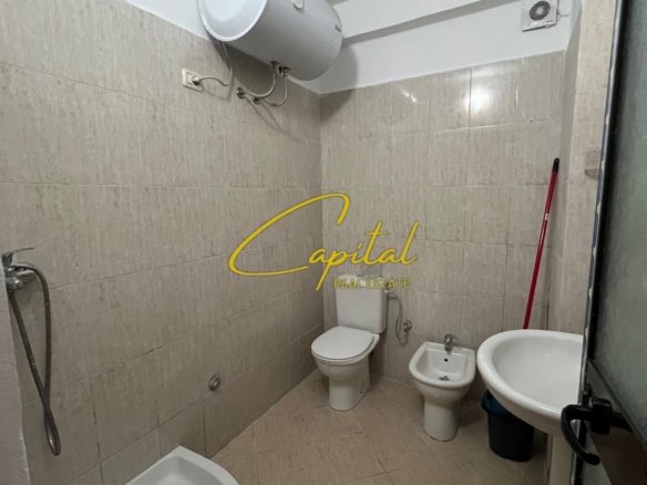APARTAMENT ME QERA 1+1 RRUGA E ELBASANIT 55.000 LEKE