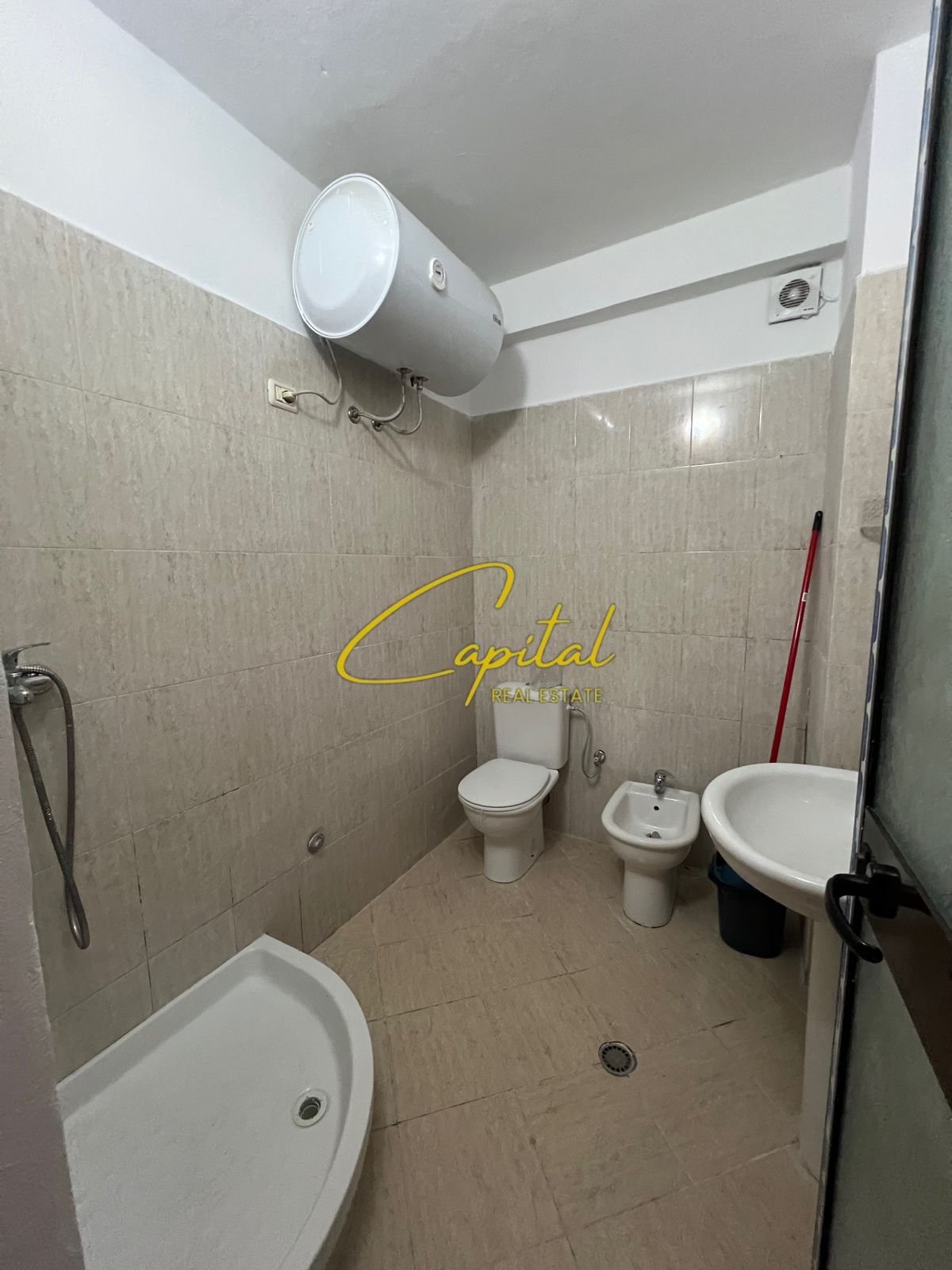 APARTAMENT ME QERA 1+1 RRUGA E ELBASANIT 55.000 LEKE