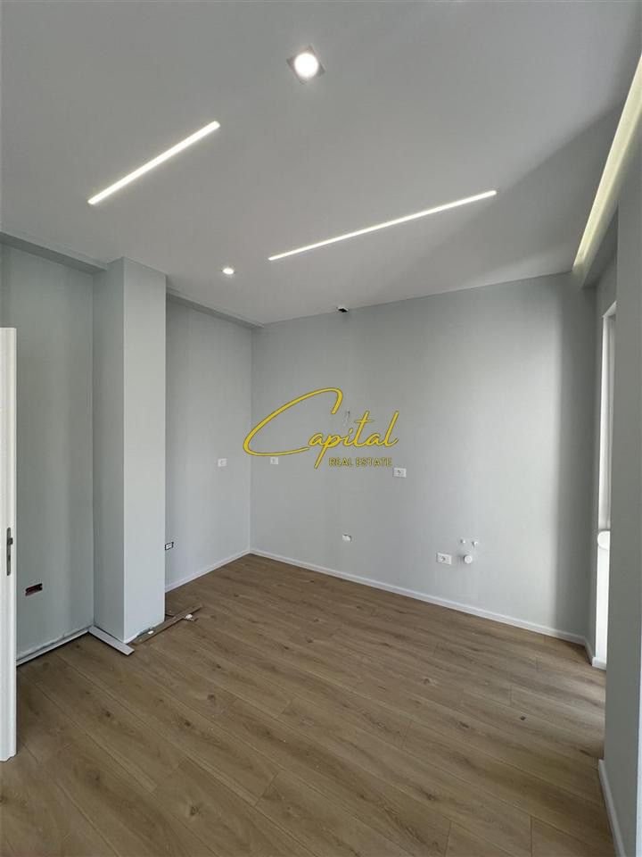 VILE PRIVATE ME QERA 200 M2 FARKE 140.000 LEKE