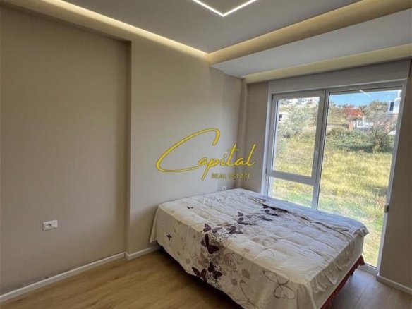 VILE PRIVATE ME QERA 200 M2 FARKE 140.000 LEKE