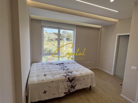 VILE PRIVATE ME QERA 200 M2 FARKE 140.000 LEKE