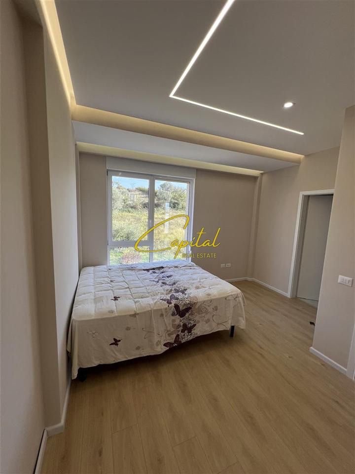 VILE PRIVATE ME QERA 200 M2 FARKE 140.000 LEKE