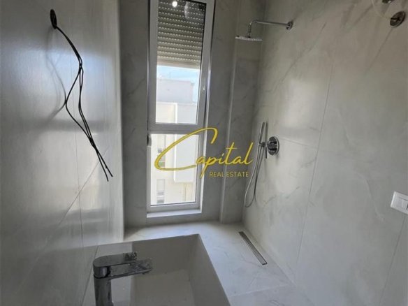 VILE PRIVATE ME QERA 200 M2 FARKE 140.000 LEKE