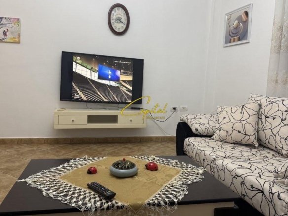 APARTAMENT ME QERA 2+1 URA E NISHARAKUT 600 EURO