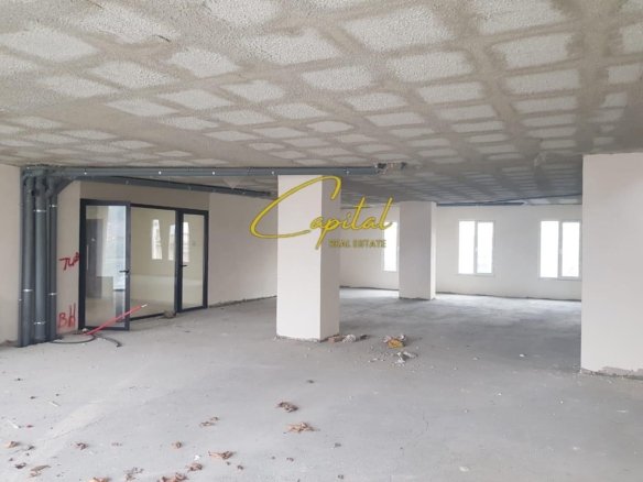 AMBIENT BIZNESI ME QERA 200 M2 RRUGA E DIBRES 1.700 EURO