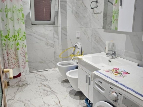 APARTAMENT ME QERA 3+1 BULEVARDI ZOGU 1 55.000 LEKE