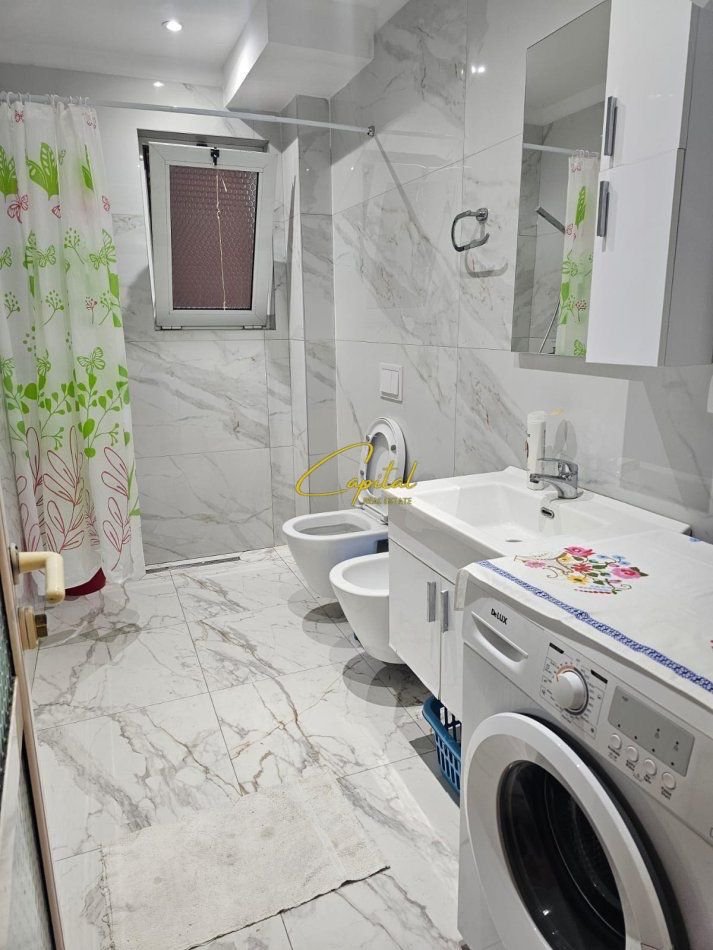 APARTAMENT ME QERA 3+1 BULEVARDI ZOGU 1 55.000 LEKE