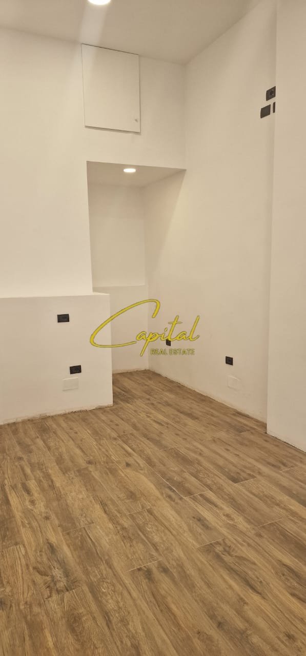 SHITET DYQAN 55 M2 ISH STACIONI TRENIT 300.000 EURO