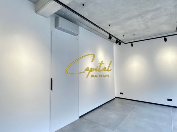 AMBIENT BIZNESI ME QERA 55 M2 RRUGA E BARRIKADAVE 600 EURO