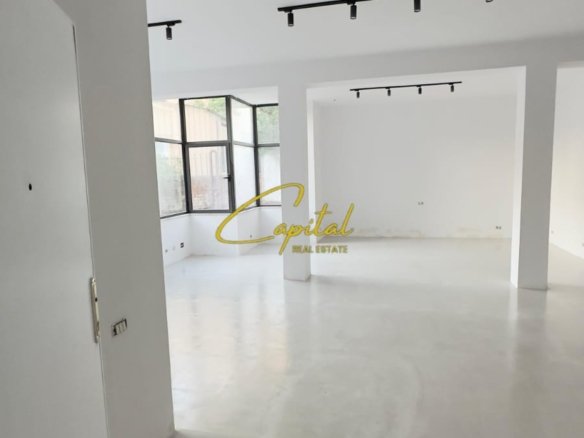 AMBIENT BIZNESI ME QERA 100 M2 QENDER 850 EURO