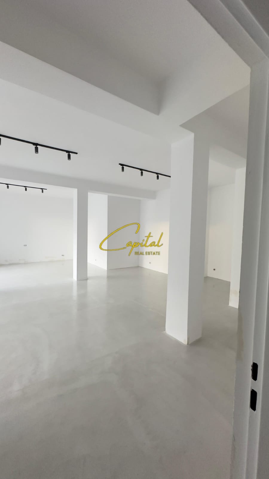 AMBIENT BIZNESI ME QERA 100 M2 QENDER 850 EURO