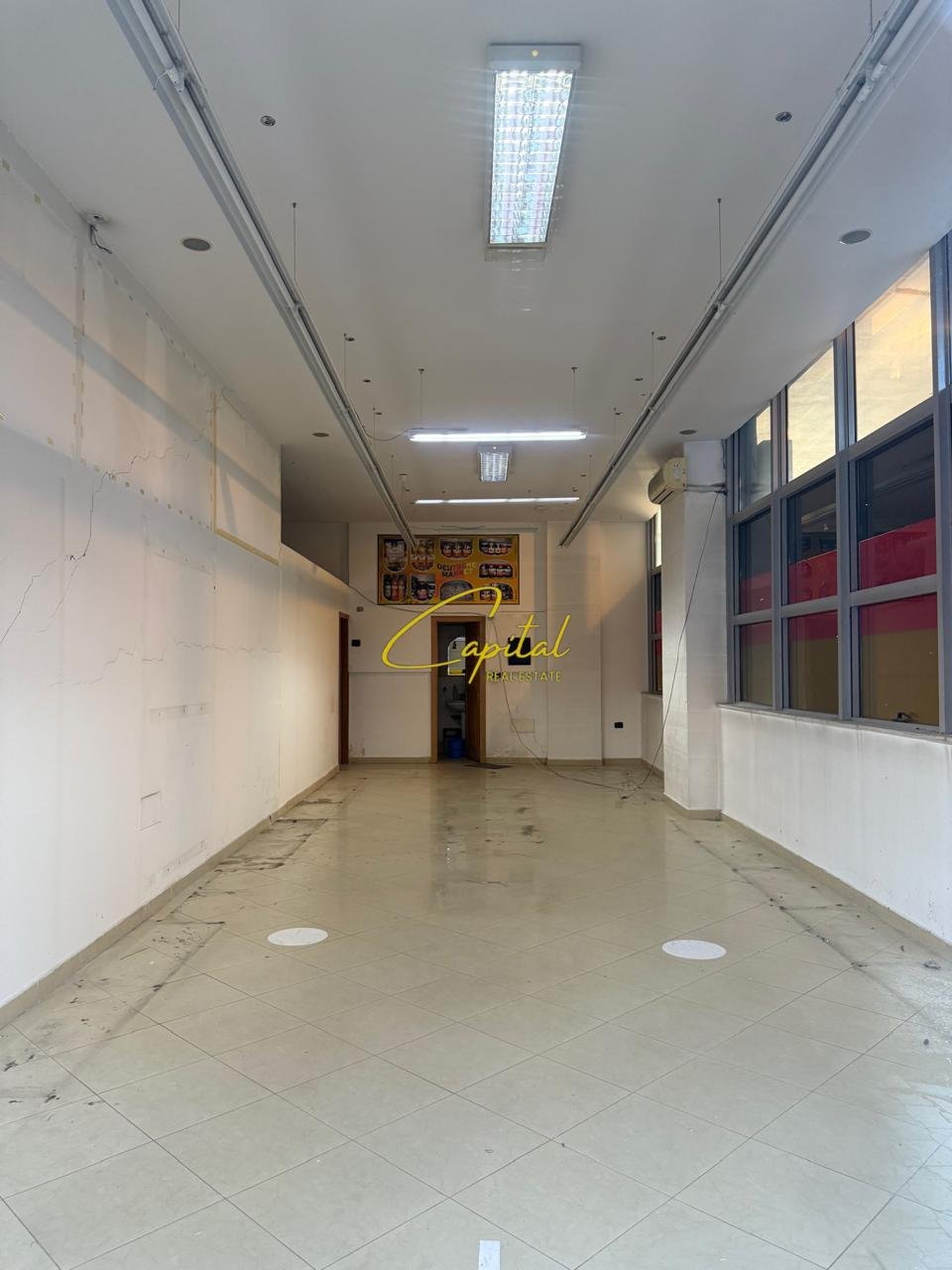 DYQAN ME QERA 75 M2 ISH EKSPOZITA 120.000 EURO