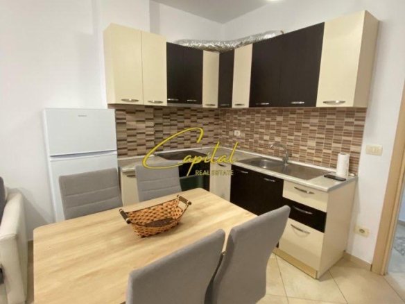 APARTAMENT ME QERA 2+1 PALLATI ME SHIGJETA 550 EURO
