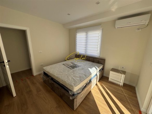 APARTAMENT ME QERA 1+1 ISH STACIONI TRENIT 65.000 LEKE