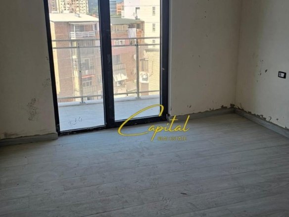 SHITET APARTAMENT 3+1+2 RRUGA MINE PEZA 355.000 EURO