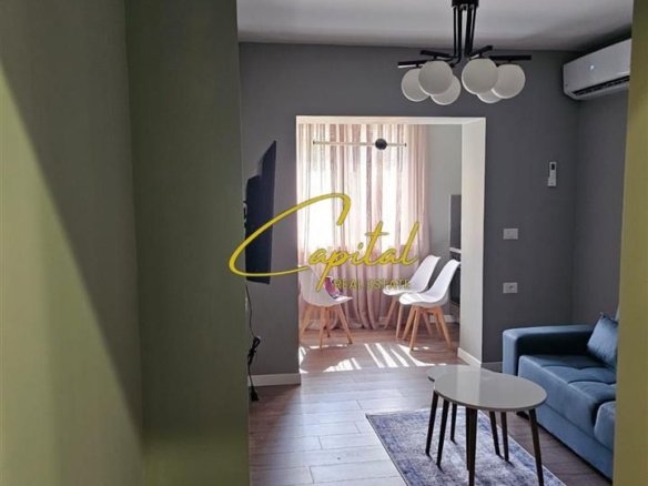 APARTAMENT ME QERA 1+1 RRUGA FORTUZI 700 EURO