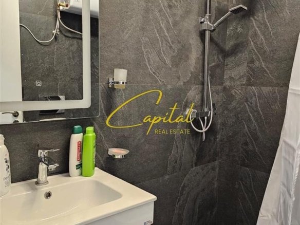 APARTAMENT ME QERA 1+1 RRUGA FORTUZI 700 EURO