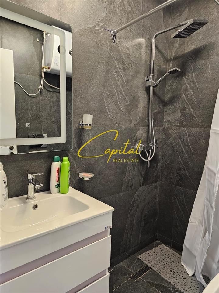 APARTAMENT ME QERA 1+1 RRUGA FORTUZI 700 EURO