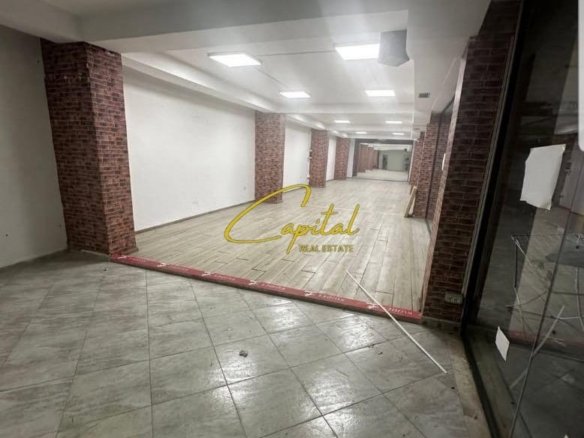 AMBIENT BIZNESI ME QERA 150 M2 21 DHJETORI 700 EURO